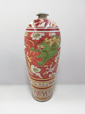 金‧紅綠彩梅瓶