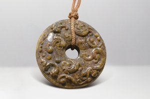 漢‧玉雕龍紋璧